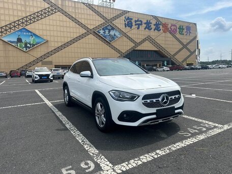 2022 Mercedes-Benz GLA 180 II (H247), белый, 2560000 рублей, вид 1