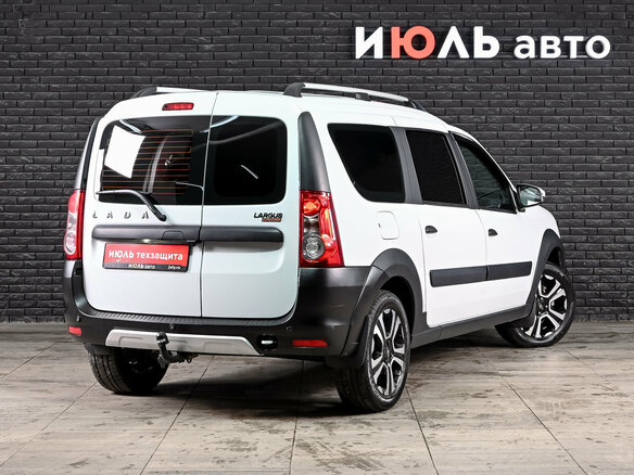 2024 Lada (ВАЗ) Largus Cross I Рестайлинг, белый, 1320000 рублей - вид 4