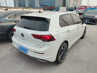 2023 Volkswagen Golf VIII, белый, 1700111 рублей, вид 4