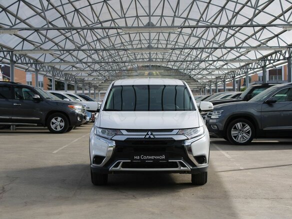 2019 Mitsubishi Outlander III Рестайлинг 3, белый - вид 7