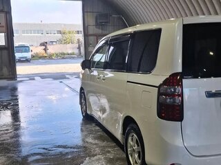 2012 Toyota Noah II (R70), белый, 1050000 рублей, вид 5