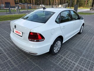 2017 Volkswagen Polo V Рестайлинг, белый, 1080000 рублей, вид 3