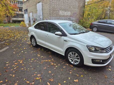 2019 Volkswagen Polo V Рестайлинг, белый, 920000 рублей, вид 3