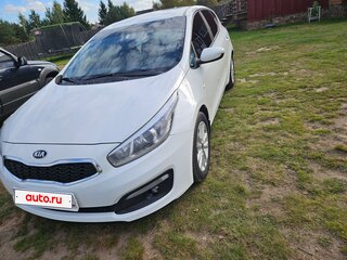 2017 Kia Ceed II Рестайлинг, белый, 1600000 рублей, вид 3