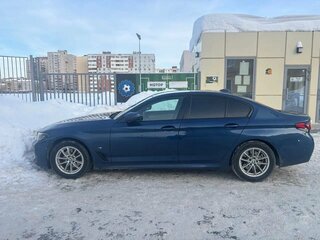 2022 BMW 5 серии 520d xDrive VII (G30/G31/G38) Рестайлинг, синий, 4800000 рублей, вид 4