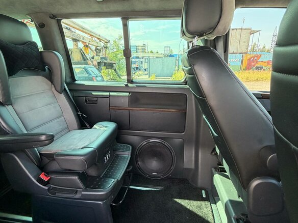 2020 Volkswagen Multivan T6 Рестайлинг, чёрный, 7900000 рублей - вид 15