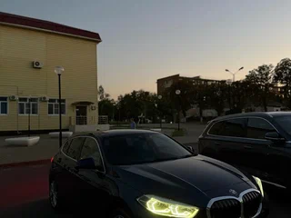 2019 BMW 1 серии 118i III (F40), синий, 2099000 рублей, вид 3