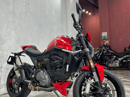 2023 Ducati Monster 937, красный, 989000 рублей, вид 4