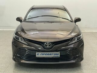 2021 Toyota Camry VIII (XV70), коричневый, 3005000 рублей, вид 2