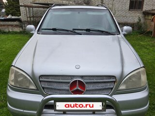 1999 Mercedes-Benz M-Класс 320 I (W163), серебристый, 400000 рублей, вид 1