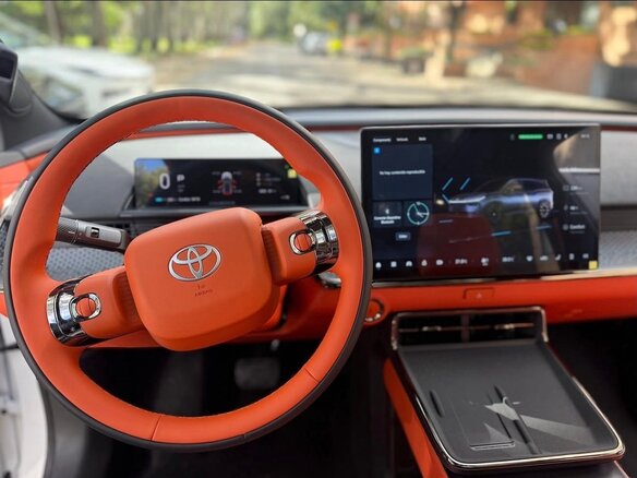 2026 Toyota bZ3X 67.9 kWh, белый, 2800000 рублей - вид 6