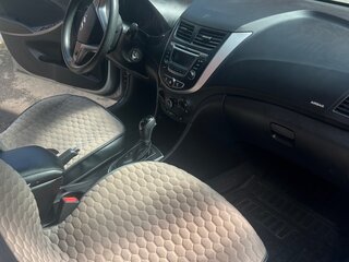 2016 Hyundai Solaris I Рестайлинг, серебристый, 1180000 рублей, вид 4