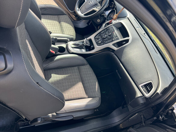 2012 Opel Astra GTC J Рестайлинг, чёрный, 730000 рублей - вид 15