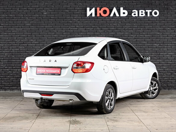 2022 Lada (ВАЗ) Granta I Рестайлинг, белый, 750000 рублей - вид 4