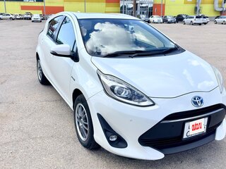 2018 Toyota Aqua I Рестайлинг 2, белый, 1000000 рублей, вид 3