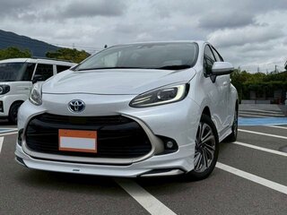 2023 Toyota Aqua II, белый, 1344000 рублей, вид 2
