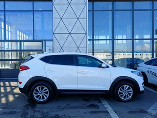 2017 Hyundai Tucson III, белый, 1529000 рублей, вид 4