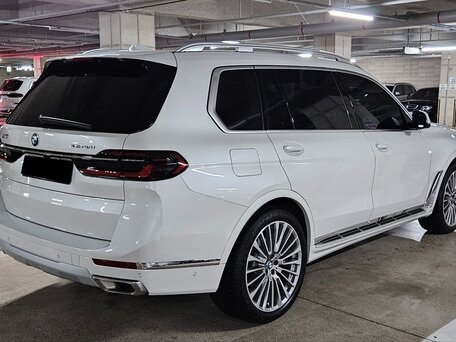 2024 BMW X7 40i I (G07) Рестайлинг, белый, 12350000 рублей, вид 3