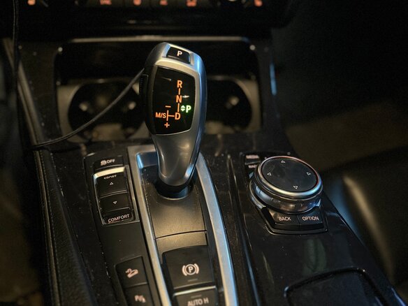 2014 BMW 5 серии 528i xDrive VI (F10/F11/F07) Рестайлинг, чёрный, 1550000 рублей - вид 9