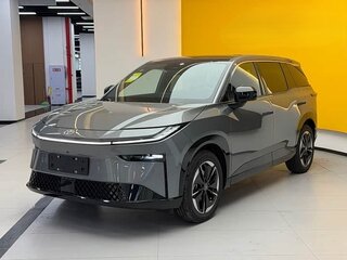 2025 Toyota bZ3X 50 kWh, серебристый, 3300000 рублей, вид 3