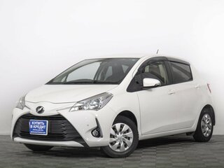 2017 Toyota Vitz III (XP130) Рестайлинг 2, белый, 1059000 рублей, вид 3