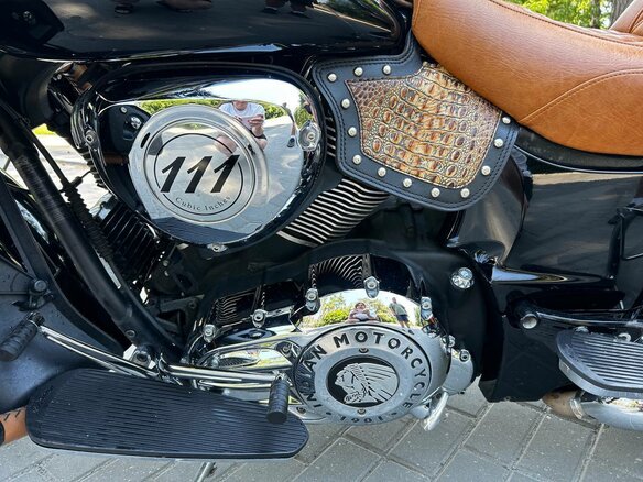 2015 Indian Roadmaster, чёрный, 1146215 рублей - вид 14