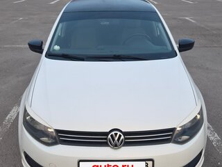 2013 Volkswagen Polo V, белый, 875000 рублей, вид 2