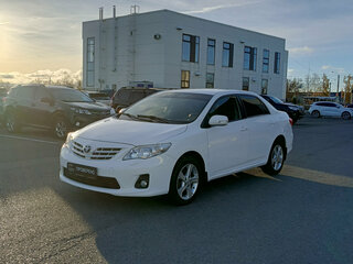 2010 Toyota Corolla X (E140, E150) Рестайлинг, белый, 1000000 рублей, вид 1