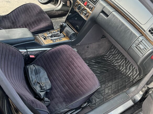 2000 Mercedes-Benz E-Класс 240 II (W210, S210) Рестайлинг, чёрный, 600000 рублей - вид 8