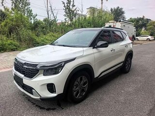 2023 Kia Seltos I Рестайлинг, белый, 1850000 рублей, вид 1