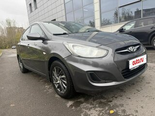 2013 Hyundai Solaris I, серый, 615000 рублей, вид 5