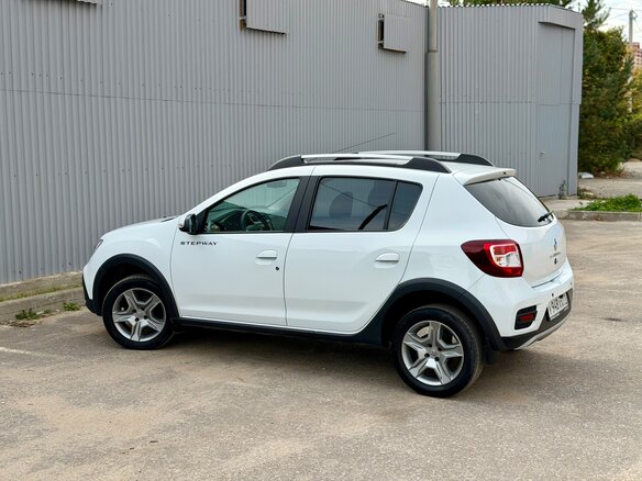 2021 Renault Sandero Stepway II Рестайлинг, белый - вид 10