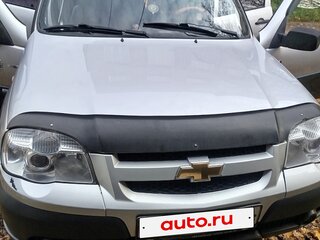 2011 Chevrolet Niva I Рестайлинг, серебристый, 320000 рублей, вид 1
