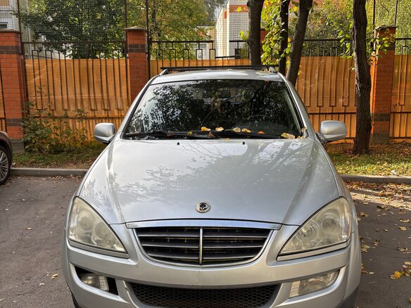 2010 SsangYong Kyron 4-speed I Рестайлинг, серебристый, 600000 рублей