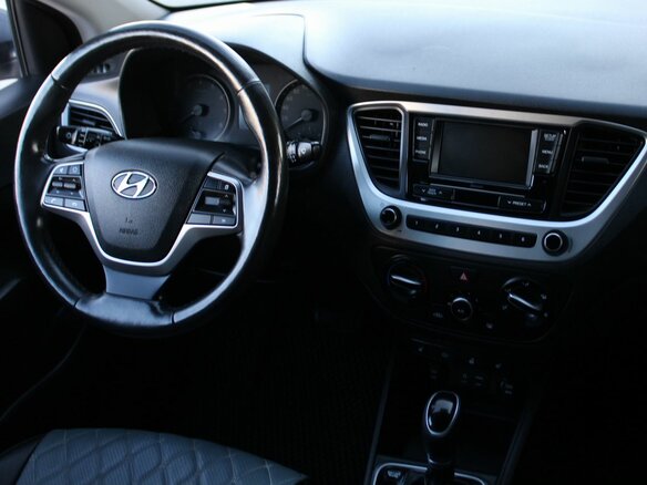 2017 Hyundai Solaris II, серый, 1309000 рублей - вид 17