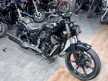 2023 Indian Chief Bobber, чёрный, 1899000 рублей, вид 2