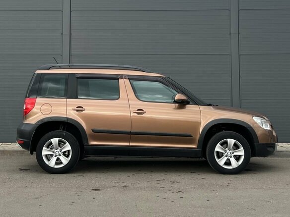 2013 Skoda Yeti I, оранжевый, 840000 рублей - вид 3