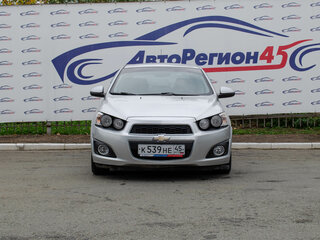 2013 Chevrolet Aveo II, серебристый, 518000 рублей, вид 2