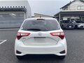 2018 Toyota Vitz III (XP130) Рестайлинг 2, белый, 750001 рублей - вид 5