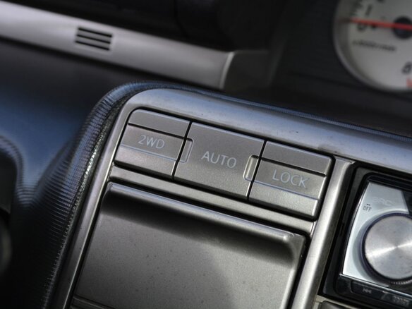 2002 Nissan X-Trail I, чёрный - вид 9