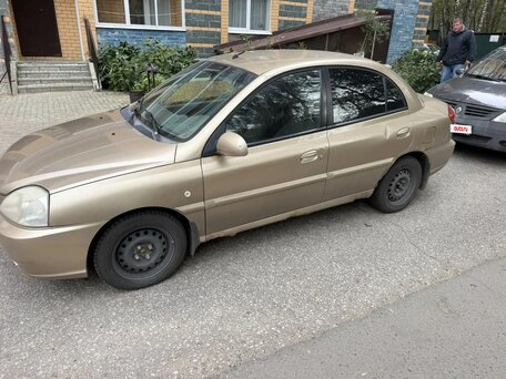 2004 Kia Rio I Рестайлинг, бежевый, 210000 рублей, вид 3