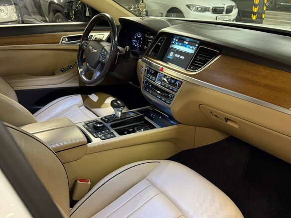 2017 Genesis G80 I, белый, 3000000 рублей - вид 5