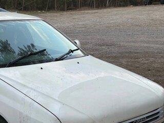 2001 Toyota Carina VII (T210), белый, 300000 рублей, вид 1