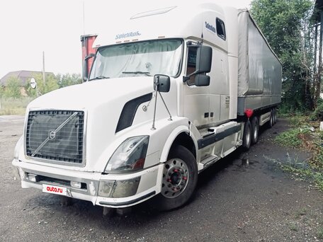 2003 Volvo VNL, белый, 2190000 рублей, вид 1