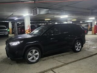 2020 Toyota RAV4 V (XA50), чёрный, 3650000 рублей, вид 4