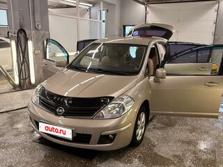 2013 Nissan Tiida I Рестайлинг, коричневый, 900000 рублей, вид 2