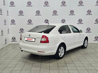 2013 Skoda Octavia II (A5) Рестайлинг, белый, 995000 рублей, вид 5