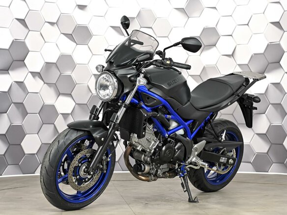 2021 Suzuki SV 650, серый, 615000 рублей - вид 1