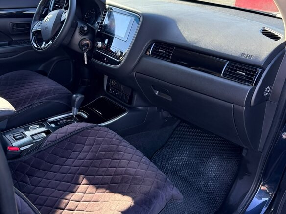 2021 Mitsubishi Outlander III Рестайлинг 3, синий, 2499000 рублей - вид 14
