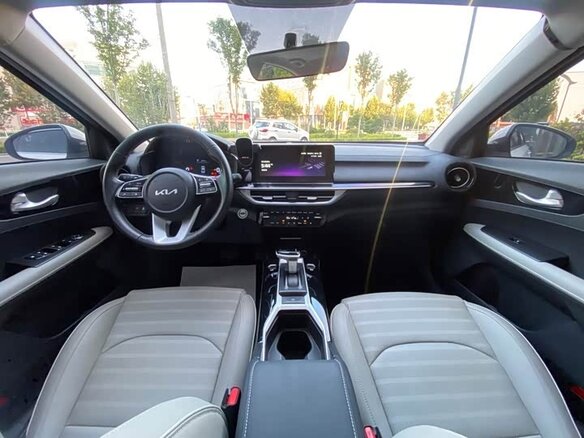 2021 Kia K3 II (China Market), белый - вид 9